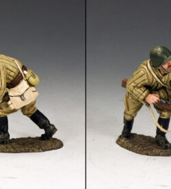 KING & COUNTRY FALL OF BERLIN RA022 RUSSIAN INFANTRY SITTING WOUNDED 
